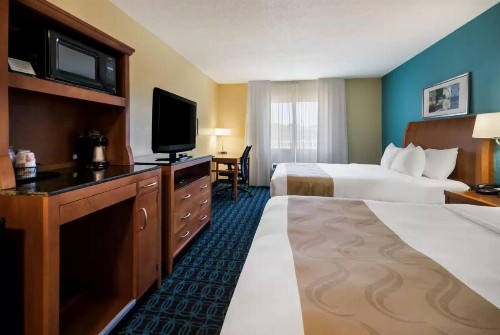 Quality Inn & Suites - image 46