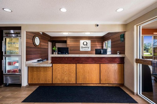 Quality Inn & Suites - image 7