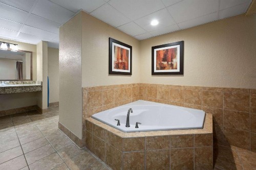 Days Inn & Suites by Wyndham Bozeman - image 29