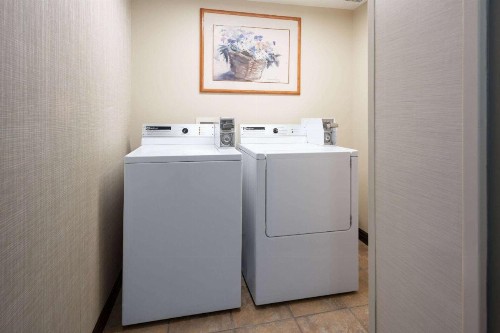 Days Inn & Suites by Wyndham Bozeman - image 32
