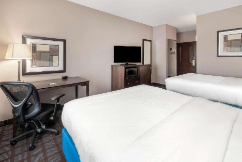 La Quinta by Wyndham Bozeman - image 33
