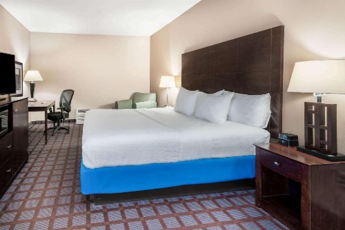 La Quinta by Wyndham Bozeman - image 35