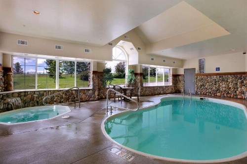 Microtel Inn & Suites by Wyndham Bozeman - image 1
