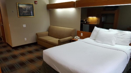 Microtel Inn & Suites by Wyndham Bozeman - image 35