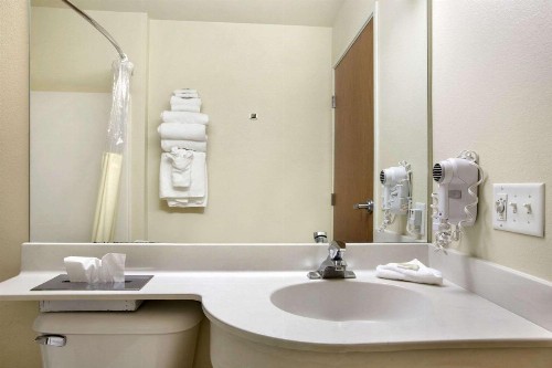 Microtel Inn & Suites by Wyndham Bozeman - image 49