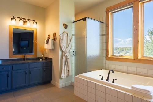 Gallatin River Lodge - image 2