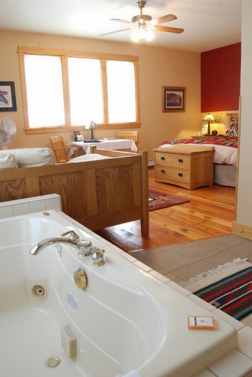 Gallatin River Lodge - image 22