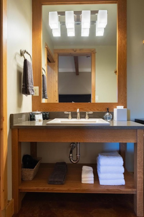 Gallatin River Lodge - image 32