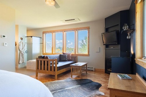 Gallatin River Lodge - image 37