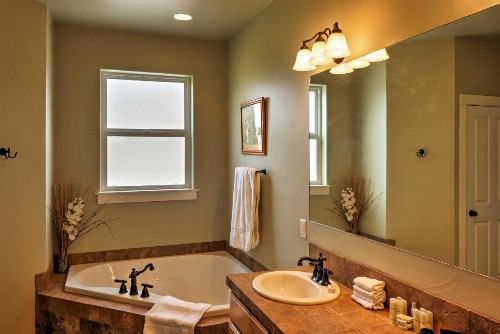 Beautiful Bozeman House - 10 Minutes to Downtown! - image 9