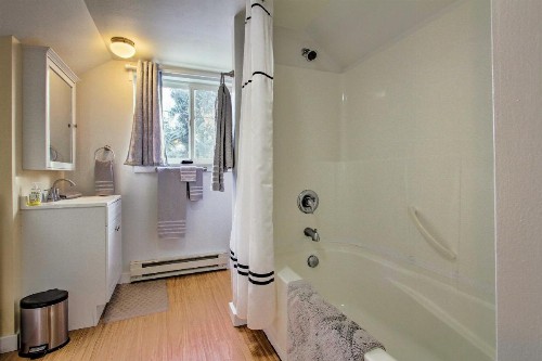 The Garden Oasis Remodeled Apt Walk to Main St - image 12