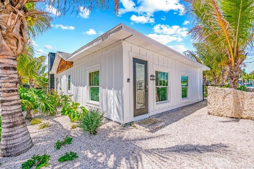 Pelican Post at Anna Maria Island Inn - image 30