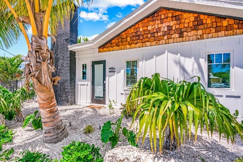 Pelican Post at Anna Maria Island Inn - image 31