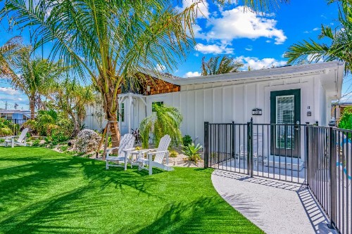 Pelican Post at Anna Maria Island Inn - image 32