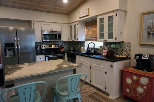 AMI Beach Shack - image 14