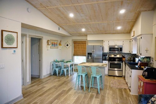 AMI Beach Shack - image 2