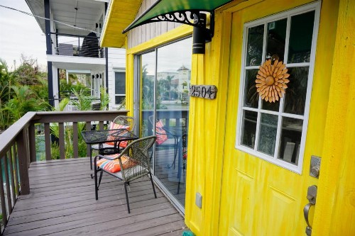 AMI Beach Shack - image 31