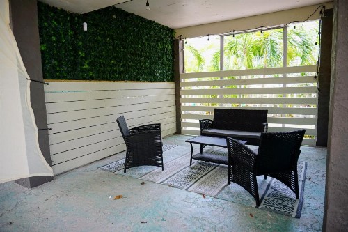 AMI Beach Shack - image 38