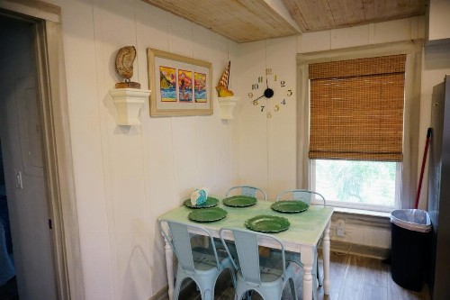 AMI Beach Shack - image 4