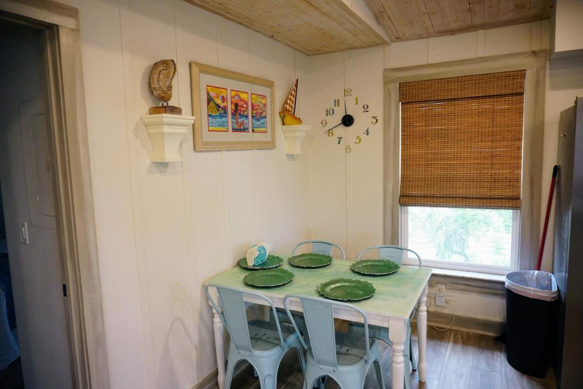 AMI Beach Shack - image 4