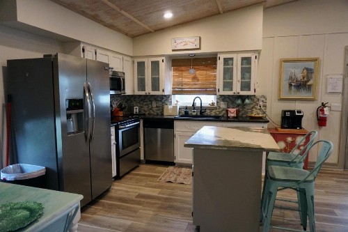AMI Beach Shack - image 6