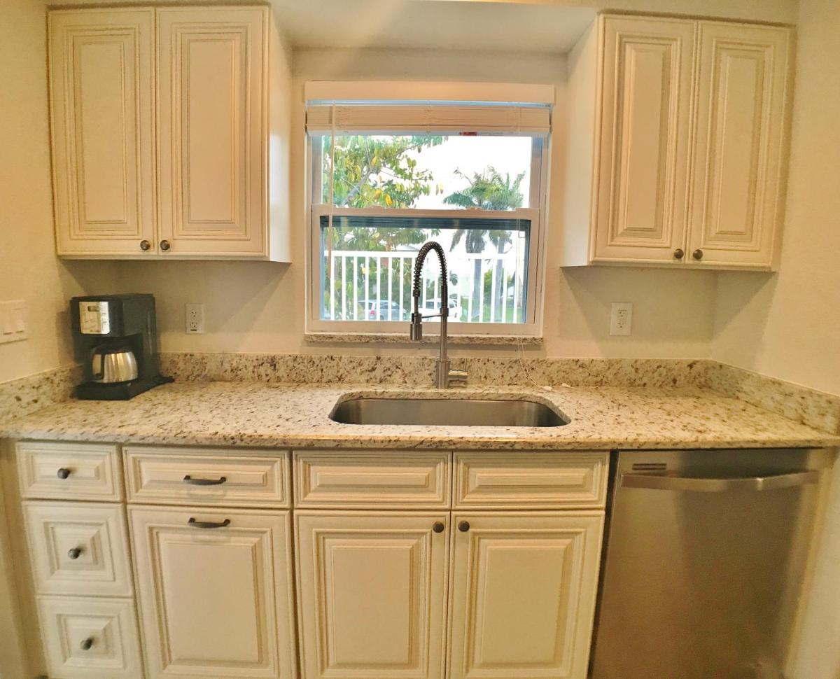 Beach Bungalow - 2204 Unit B - image 6