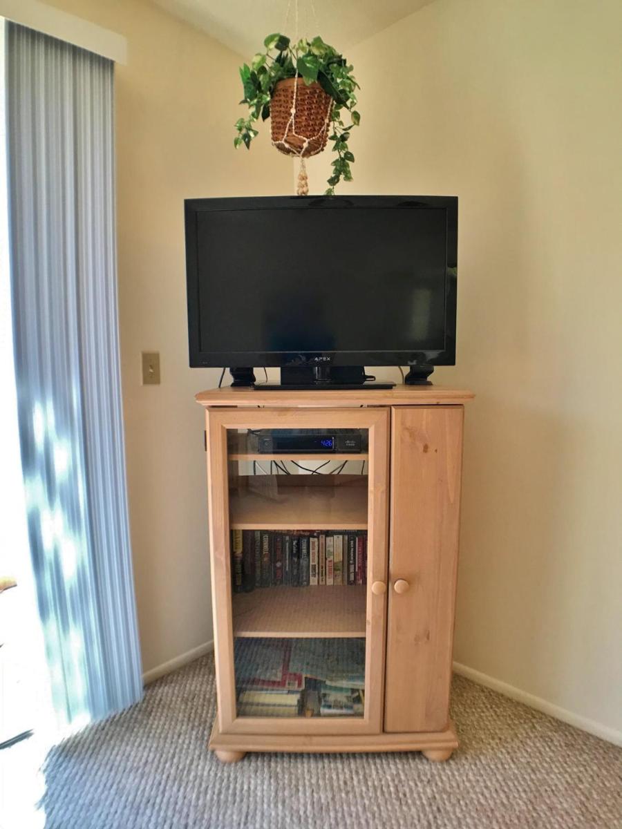 Beach Bungalow - East 2205 - image 7