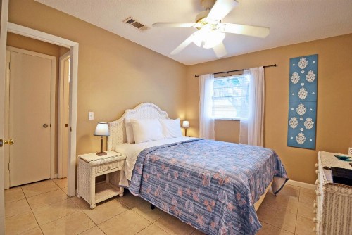 Paradise Beach - East 2414 - image 10