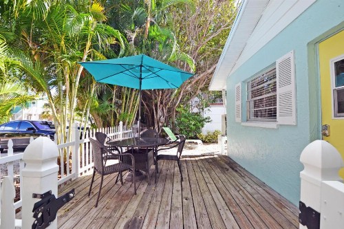 Paradise Beach - East 2414 - image 3
