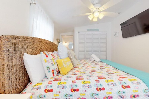 A Cozy Cottage - image 10