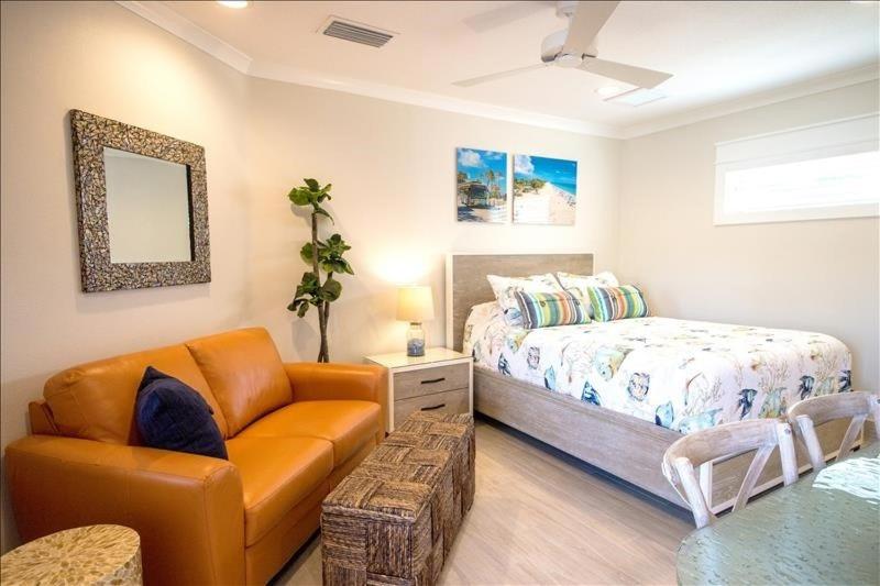Suite 5 - main image