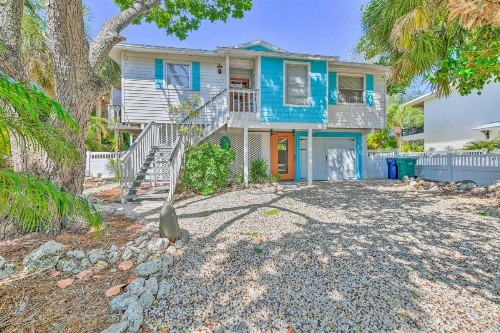 Canalfront Anna Maria Cottage with Pool and Hot Tub! - image 10