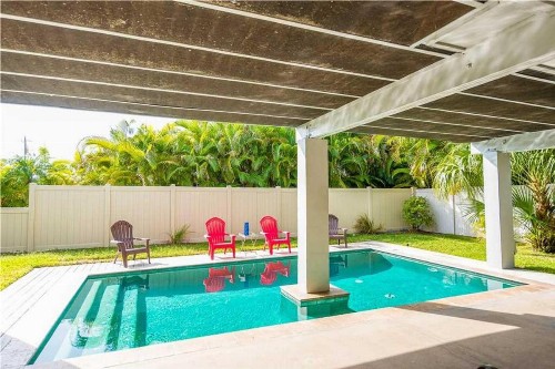 Tree Top Bungalow - image 12