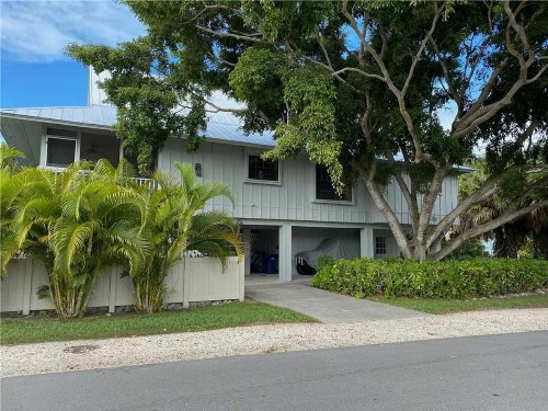 Tree Top Bungalow - image 8