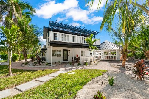 Tropic Isle At Anna Maria Island Inn - image 2