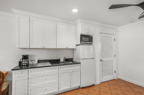 Tropic Isle At Anna Maria Island Inn - image 22