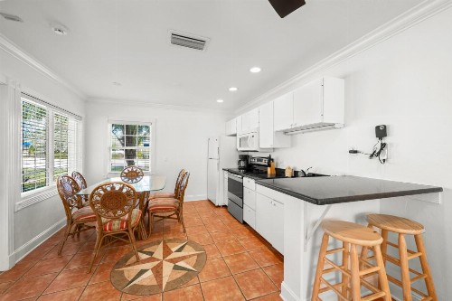 Tropic Isle At Anna Maria Island Inn - image 37