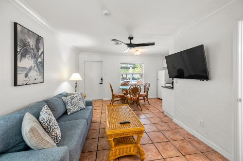 Tropic Isle At Anna Maria Island Inn - image 40
