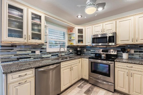 Anna Maria Island - Waterfront Escape - image 9