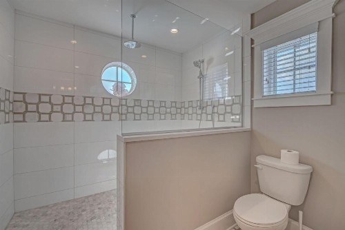 4 bed 4 and a half bath SLEEPS 10 elevator Heated Pool Spa Free WiFi boat dock - image 16