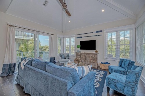 4 bed 4 and a half bath SLEEPS 10 elevator Heated Pool Spa Free WiFi boat dock - image 2