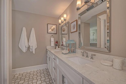 4 bed 4 and a half bath SLEEPS 10 elevator Heated Pool Spa Free WiFi boat dock - image 25