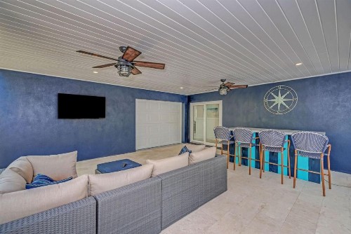 4 bed 4 and a half bath SLEEPS 10 elevator Heated Pool Spa Free WiFi boat dock - image 3