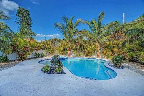 4 bed 4 and a half bath SLEEPS 10 elevator Heated Pool Spa Free WiFi boat dock - image 30