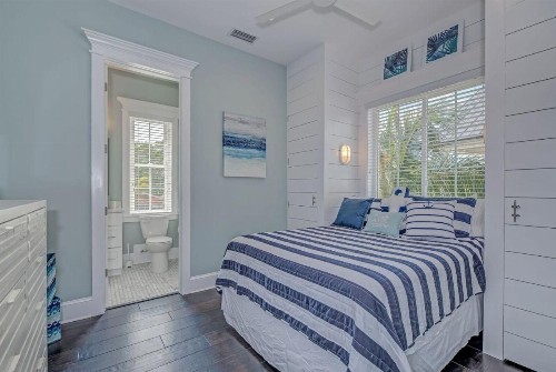 4 bed 4 and a half bath SLEEPS 10 elevator Heated Pool Spa Free WiFi boat dock - image 4