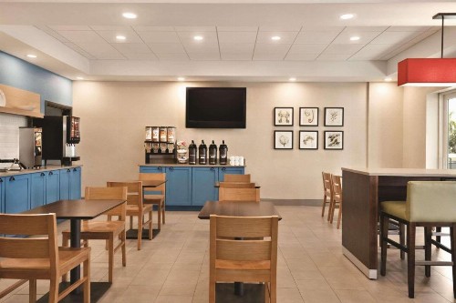 Country Inn & Suites by Radisson Bradenton-Lakewood-Ranch FL - image 23