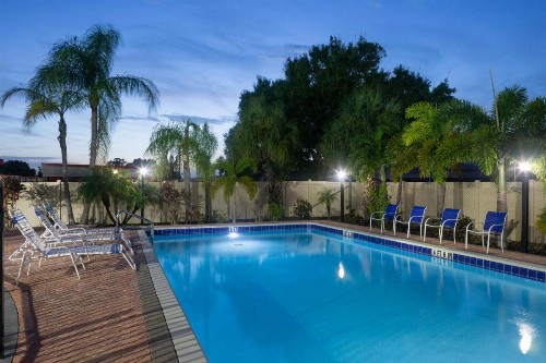 Super 8 by Wyndham Bradenton Sarasota Area - image 14