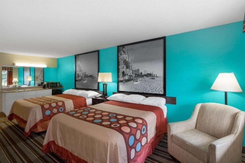 Super 8 by Wyndham Bradenton Sarasota Area - image 20