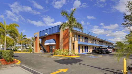 Magnuson Hotel Bradenton - image 10