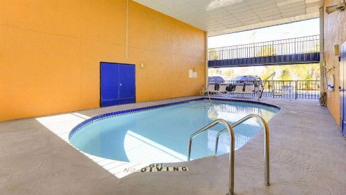 Magnuson Hotel Bradenton - image 28